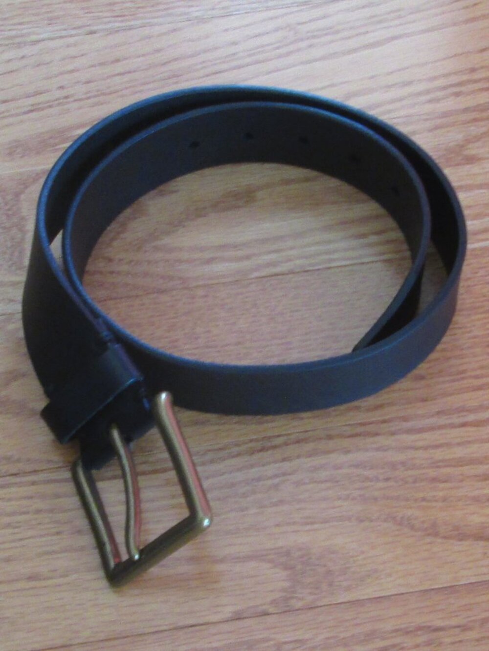 New without tags Men's Gap Black 100% Leather Belt Size 30